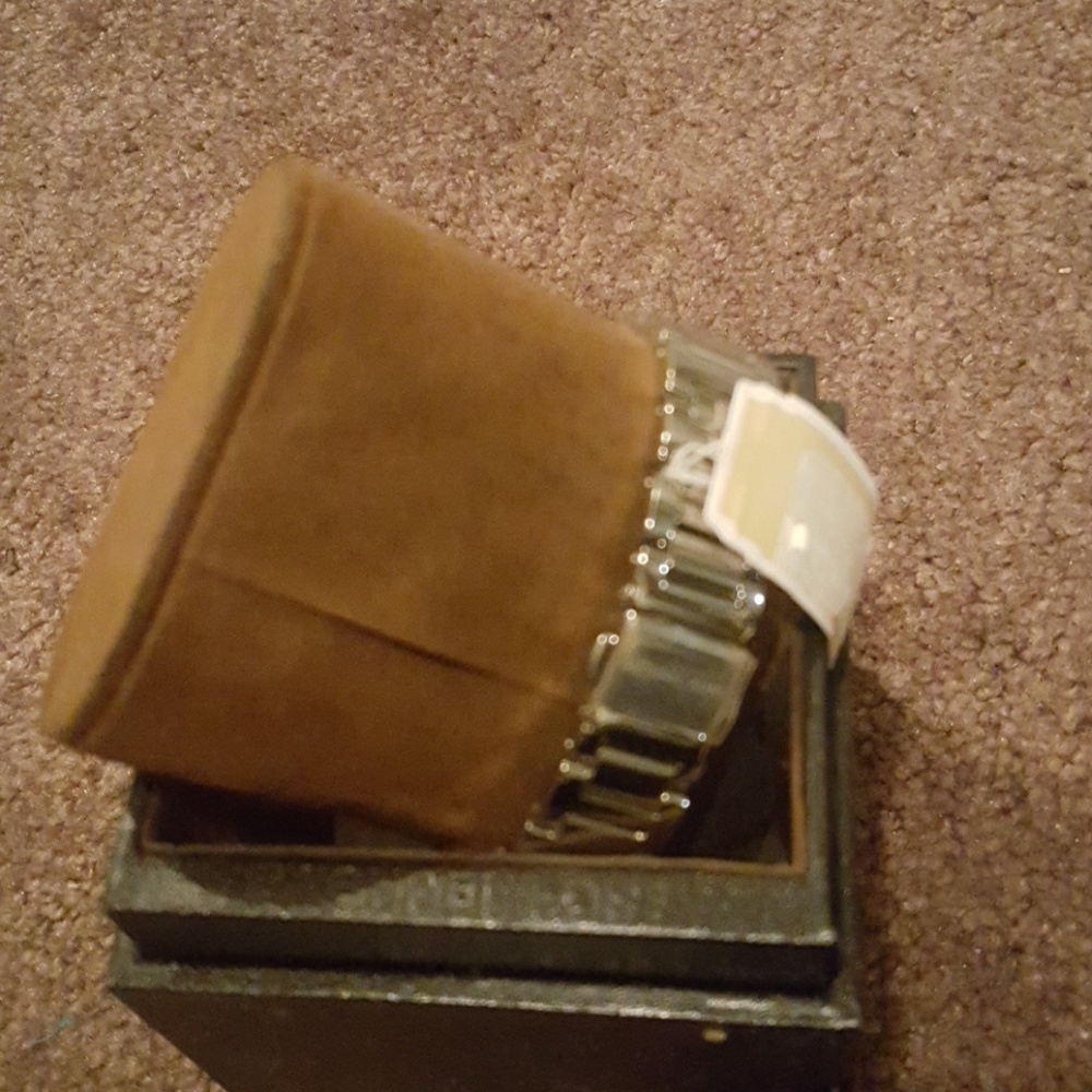 Watch - Picture 3 of 4